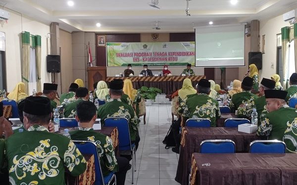 Kanwil Kemenag Provinsi Jawa Tengah Lakukan Evaluasi Program Tendik Se Eks-Karisidenan Kedu