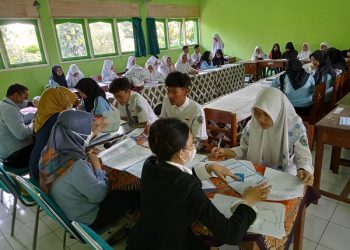 Penyerahan Rekening Dan ATM Bansos PIP MAN Temanggung
