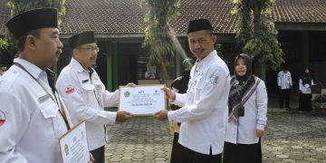 Kepala Kemenag Kab. Temanggung Tasharufkan Zakat PNS