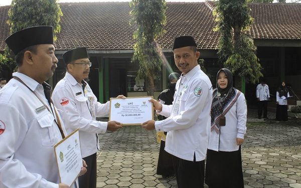 Kepala Kemenag Kab. Temanggung Tasharufkan Zakat PNS