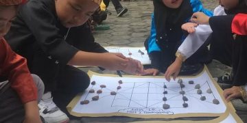 MIN 2 Temanggung Melestarikan Permainan Tradisonal