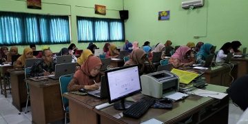 Guru Madrasah Ikuti Ujian Seleksi Kompetensi PPG