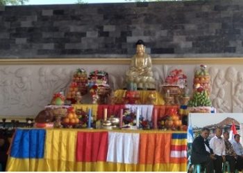 Prosesi Pengambilan Air Suci Waisak Di Umbul Jumprit Temanggung