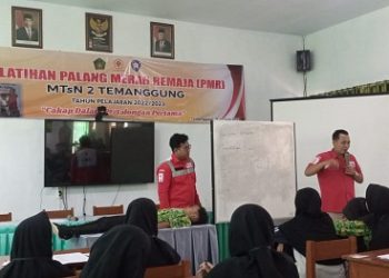 MTsN 2 Temanggung Gelar Pelatihan PMR Bagi Pinru Dan Wapinru