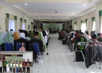 Kepala Kemenag Kab. Temanggung Serahkan Tropy Kejuaraan KSM Tingkat Kabupaten