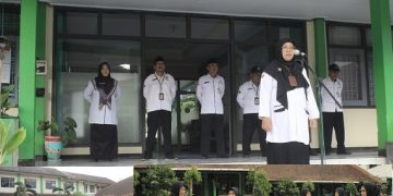 Apel Pagi Dan Penyerahan SK Kenaikan Pangkat di Lingkungan Kankemenag Kab. Temanggung