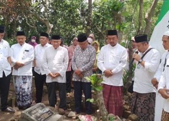 Peringati HAB ke- 78 Kemenag Kab. Temanggung Lakukan Ziarah Kubur