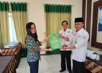 Penyerahan SK Penyuluh Agama Katolik dan Kristen Non PNS Tahun 2024 di Lingkungan Kemenag Kab. Temanggung