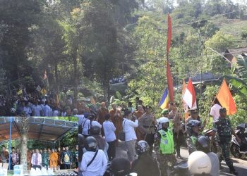 Penyambutan Biksu Thudong di Temanggung