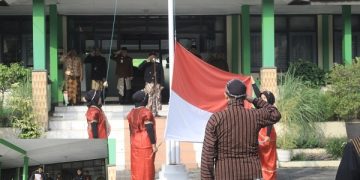 Kemenag Kab. Temanggung Gelar Upacara Hardiknas 2024