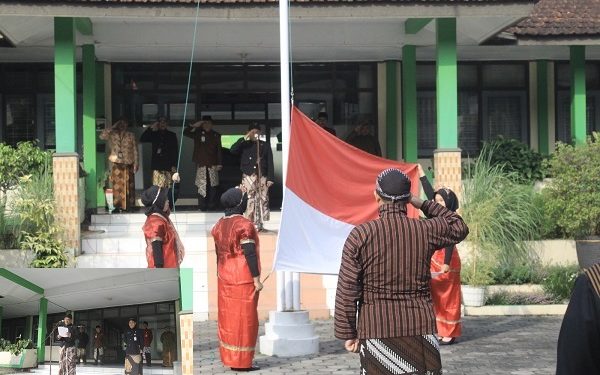 Kemenag Kab. Temanggung Gelar Upacara Hardiknas 2024