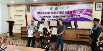 Penyerahan Sertifikat Halal RPH / RPU Kab.  Temanggung
