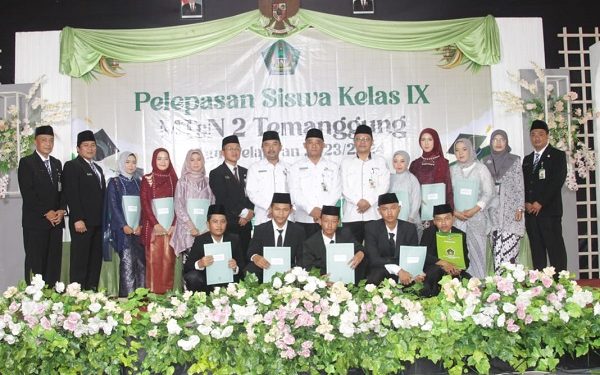 Pelepasan Siswa Kelas IX MTsN 2 Temanggung