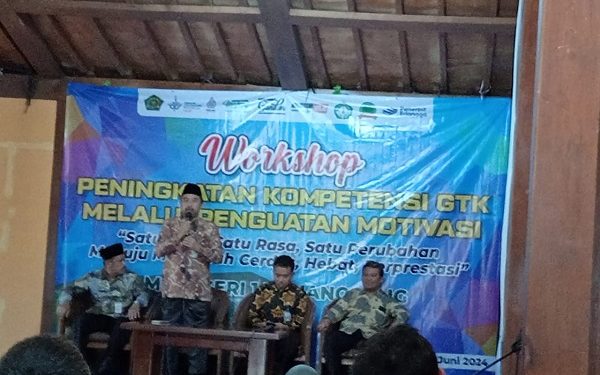Workshop Peningkatan Mutu Guru Dan Tenaga Kependidikan MIN 1 Temanggung