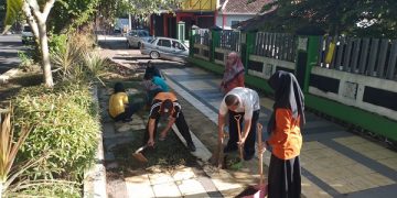 Kemenag Kab. Temanggung Lakukan Gerakan Jum`at Bersih
