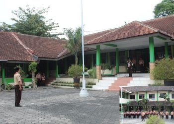 Kepala Kankemenag Lepas Kontingen Kabupaten Temanggung Jambore MTs Tingkat Provinsi Jawa Tengah Tahun 2024