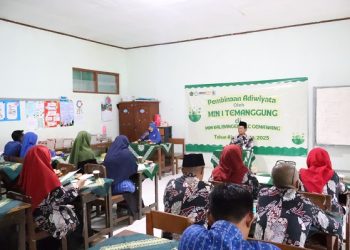 Kunjungan MIN 1 Temanggung ke Madrasah Binaan Adiwiyata MI Muhammadiyah Kalibanger Gemawang