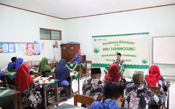 Kunjungan MIN 1 Temanggung ke Madrasah Binaan Adiwiyata MI Muhammadiyah Kalibanger Gemawang