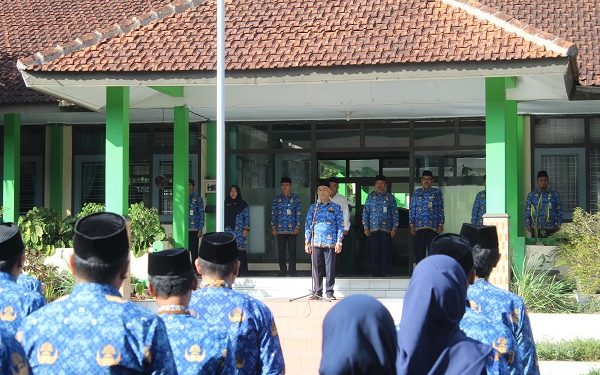 Upacara Penghormatan Bendera Kankemenag Kab. Temanggung