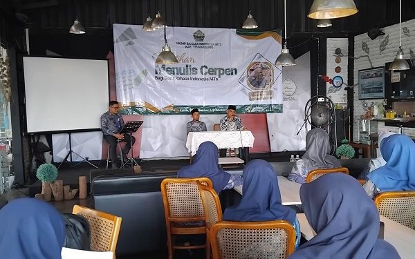 Pelatihan Menulis Cerpen Guru Bahasa Indonesia MTs di Lingkungan Kemenag Kab. Temanggung