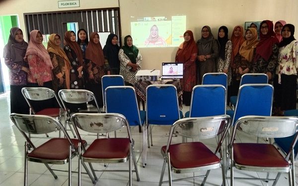 DWP Kemenag Temanggung Ikuti Istighosah dan Deklarasi Pesantren Ramah Anak Secara Daring
