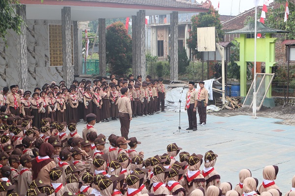Semangat Kepramukaan Berkobar di MIN 2 Temanggung