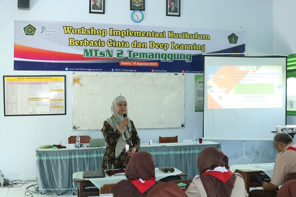 MTsN 2 Temanggung Gelar Workshop Implementasi Kurikulum Berbasis Cinta dan Deep Learning