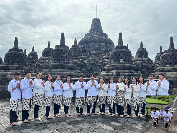 Dharmayatra Wujud Perjalanan Spiritual dan Refleksi Dhamma Umat Buddha