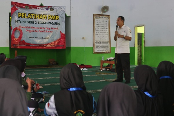 MTsN 2 Temanggung Gelar Pelatihan PMR Bentuk Relawan Muda yang Terampil, Tangguh dan Peduli Sesama