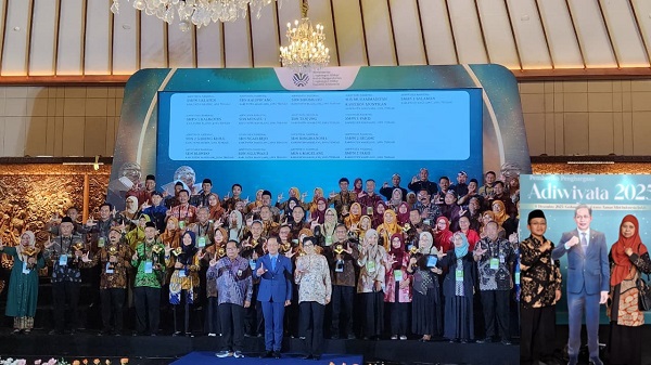 MTsN 2 Temanggung Raih Penghargaan Sekolah Adiwiyata Nasional 2025