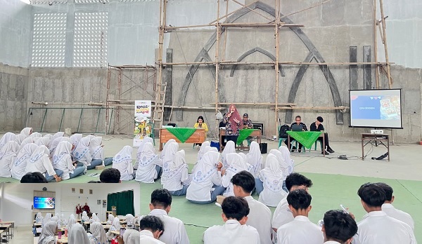 Sosialisasi Perguruan Tinggi Universitas Negeri Semarang (UNNES) dan Universitas Diponegoro (UNDIP) di MAN Temanggung
