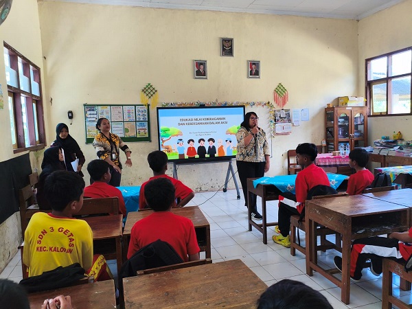 Kolaborasi Penyuluh Katolik dan Penyuluh Buddha Berikan Edukasi Keberagaman pada SDN 3 Getas