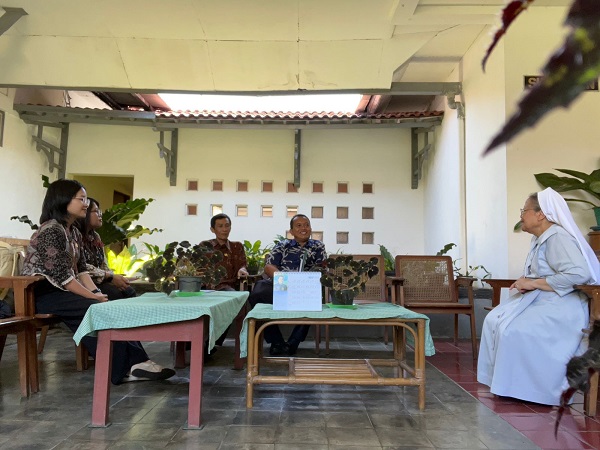 Kunjungan Penyelenggara Katolik Kemenag Kab. Temanggung Ke Biara PBHK Bulu