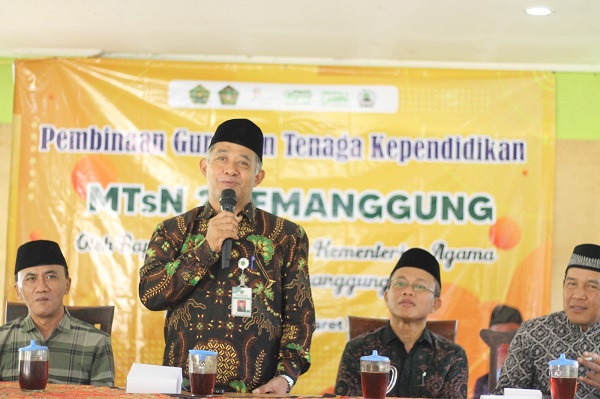 Perkuat Sinergi dan Spirit Kebersamaan, Kankemenag Kab. Temanggung Berikan Pembinaan di MTsN 2 Temanggung