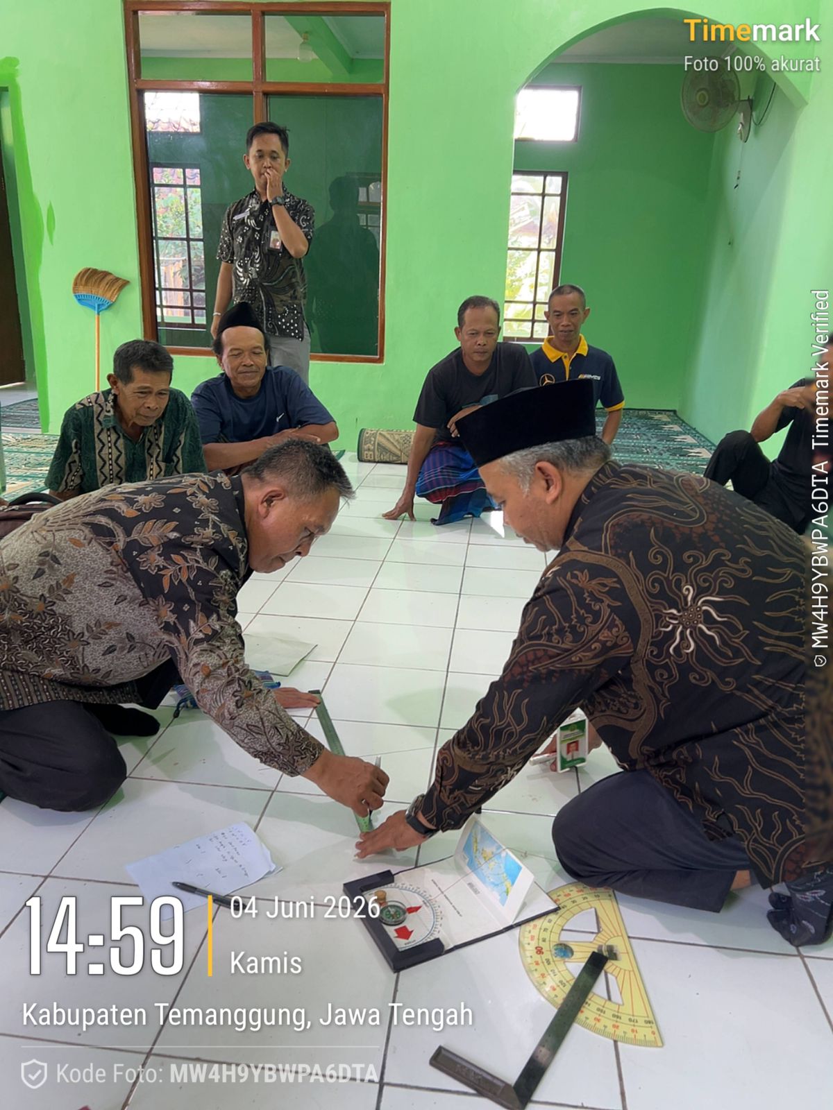 Wujud Layanan Keagamaan, KUA Kranggan Laksanakan Pengukuran Arah Kiblat