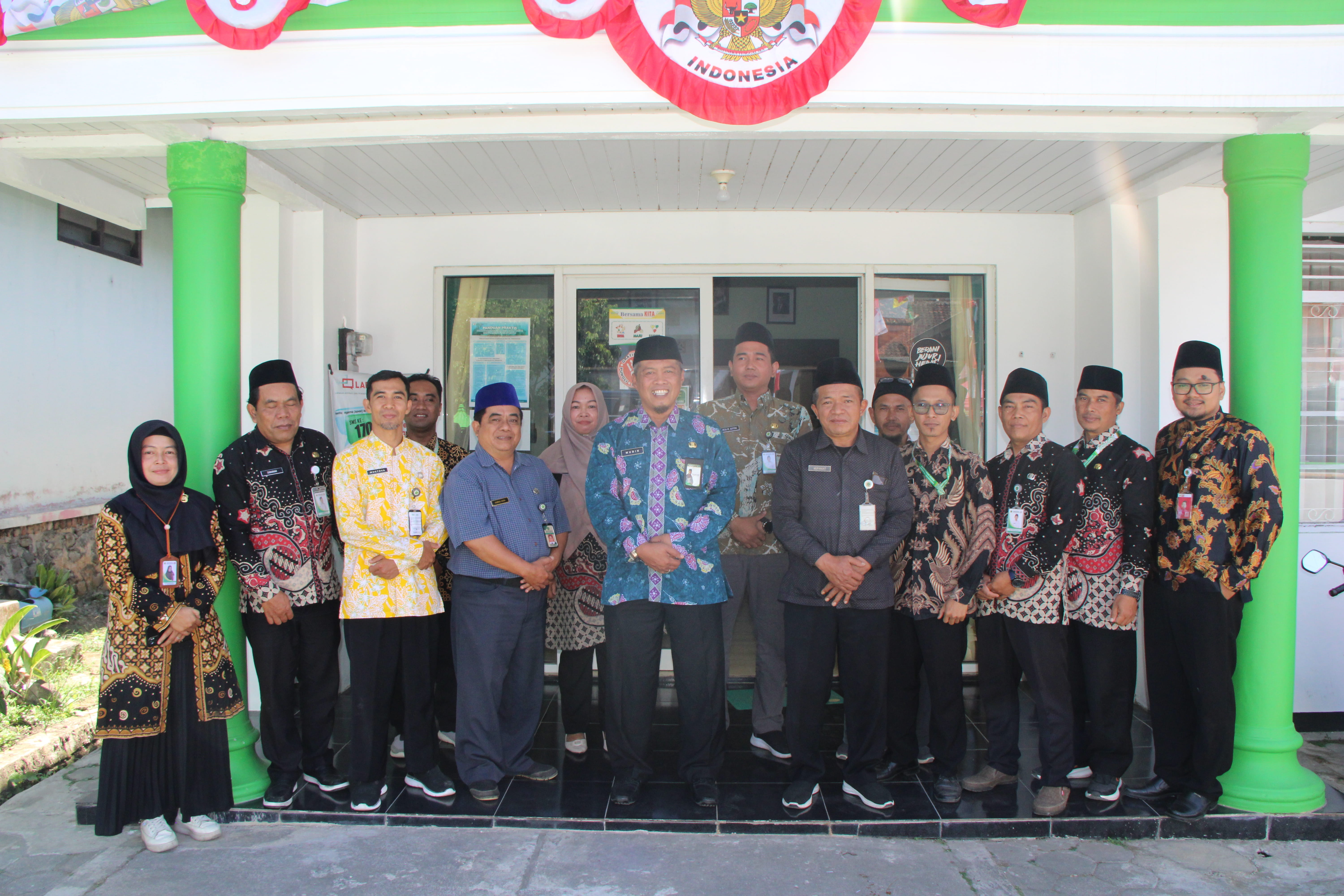 Kunjungi KUA Tembarak, Kakankemenag Temanggung Ingatkan Pentingnya Pelayanan Tanpa Diskriminasi
