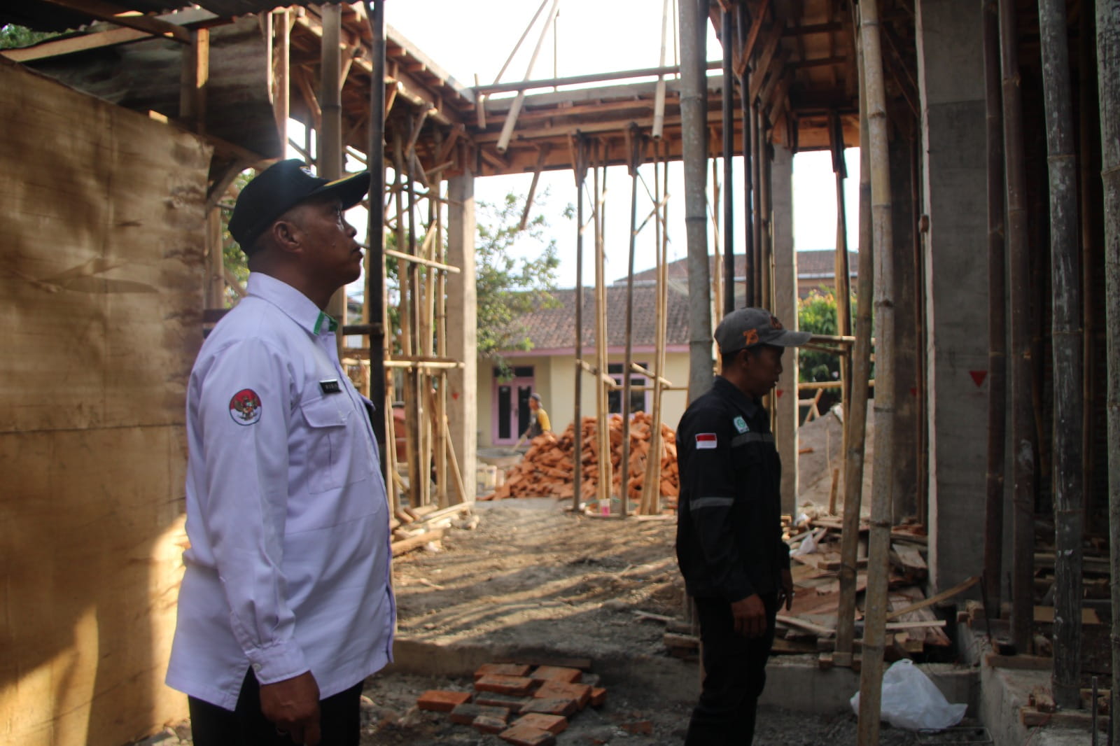 Kepala Kantor Kemenag Temanggung Tinjau Progres Pembangunan Gedung Balai Nikah dan Manasik Haji KUA Jumo