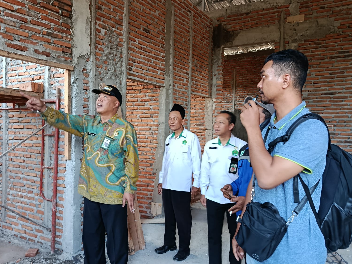 Kakankemenag Temanggung Tinjau Pembangunan Gedung KUA Jumo, Progres Minggu Ke-12 Capai 56,7 Persen